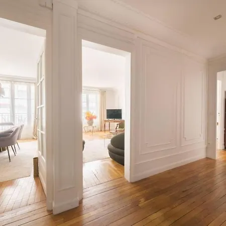 Chic Luxury With Eiffel Tower Views * Paris