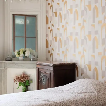 Chic Luxury With Eiffel Tower Views *
