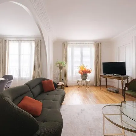 Chic Luxury With Eiffel Tower Views