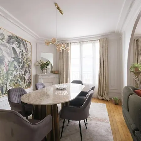Appartement Chic Luxury With Eiffel Tower Views