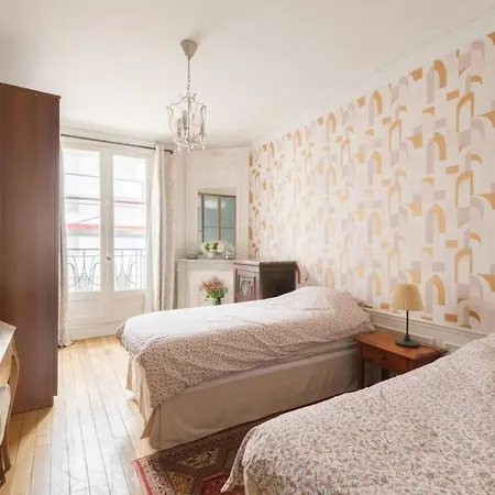 Chic Luxury With Eiffel Tower Views * Paris